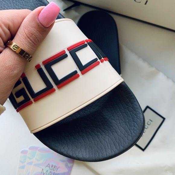 Gucci Black and White Slide Sandals - Picture 3 of 13